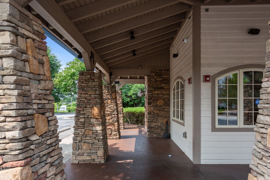 More Photos Of 619 Regional Rd, Greensboro Restaurant For Sale