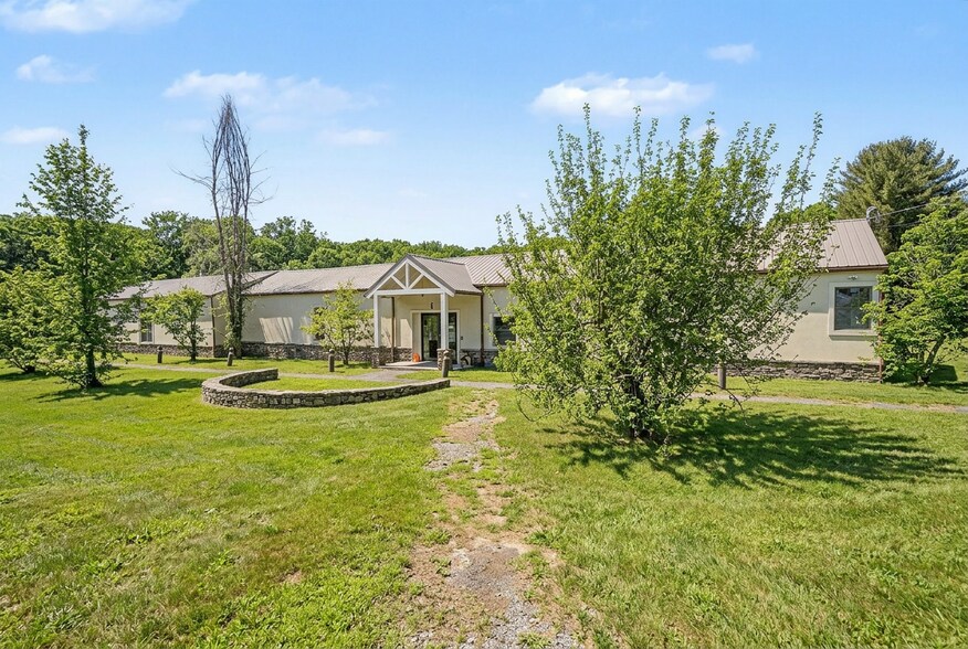 Primary Photo Of 688 Route 17K, Montgomery Warehouse For Lease
