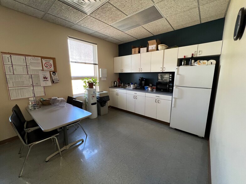 More Photos Of 875 Centerville Rd, Warwick Medical For Sale