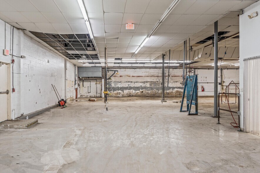 More Photos Of 3041 Gateway Dr, Pompano Beach Warehouse For Sale