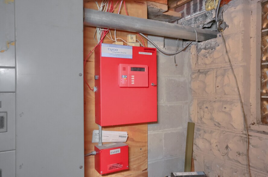 More Photos Of 634 Camp Horne Rd, Pittsburgh General Retail For Sale