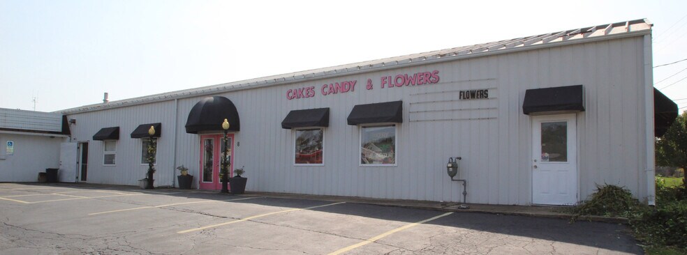 Primary Photo Of 8 Chestnut St, Elyria Convenience Store For Sale
