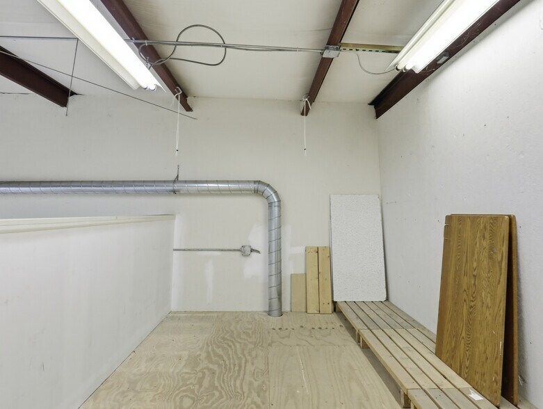 More Photos Of 381 Old Mills Rd, Towanda Warehouse For Sale