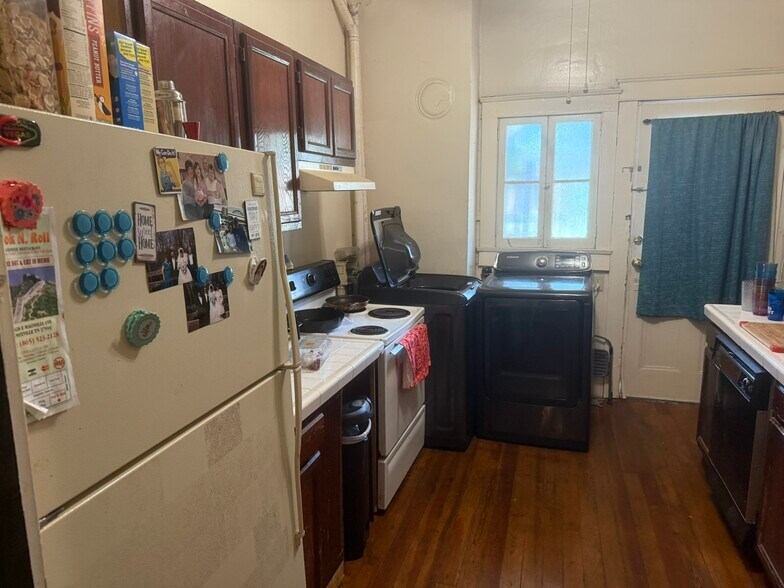 More Photos Of 903 Luttrell St, Knoxville Apartments For Sale