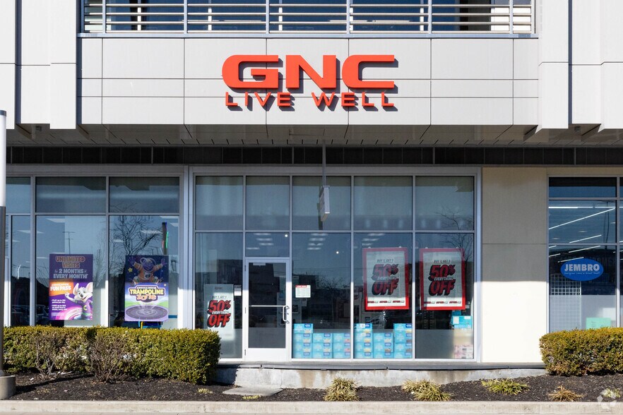 More Photos Of 750 W Sunrise Hwy, Valley Stream General Retail For Lease
