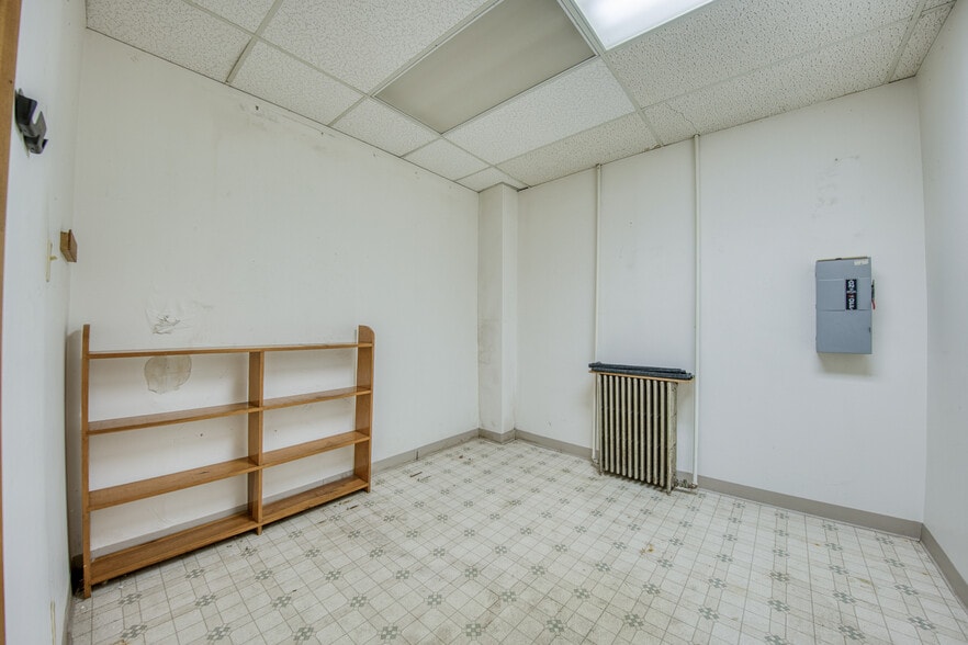 More Photos Of 5614 Verona Rd, Verona Office Residential For Sale
