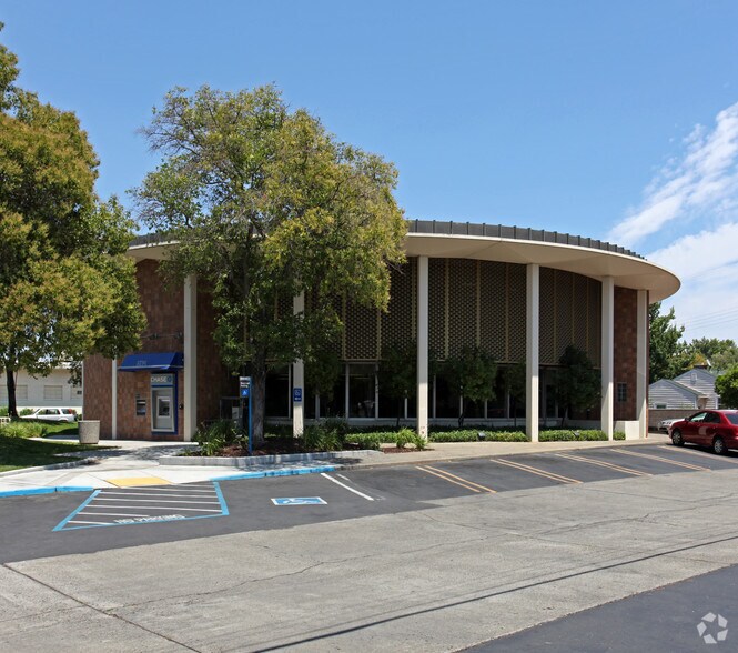 More Photos Of 4701 Freeport Blvd, Sacramento Bank For Sale