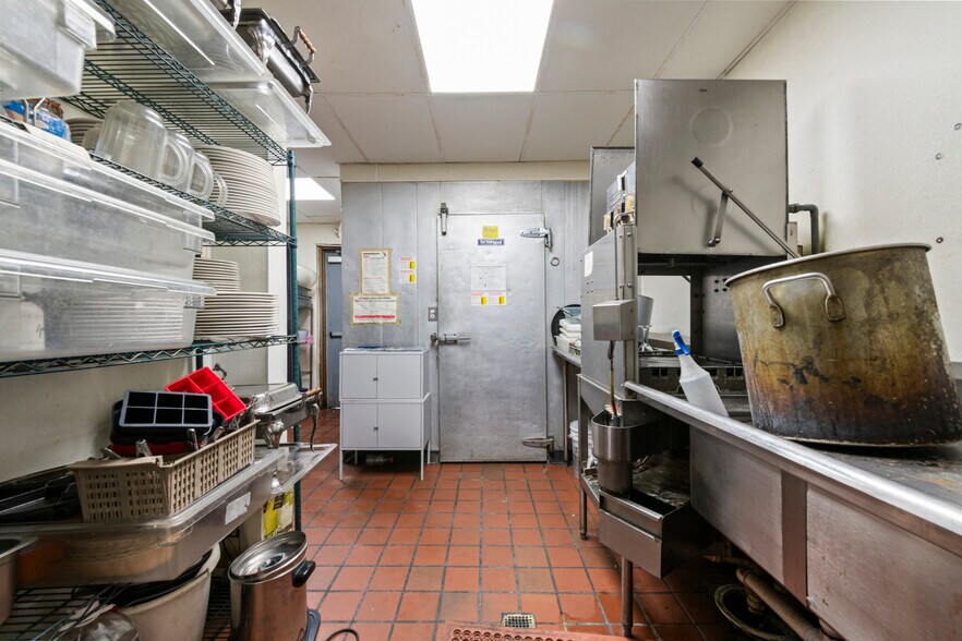 More Photos Of 1090 Rochester Rd, Troy Restaurant For Sale
