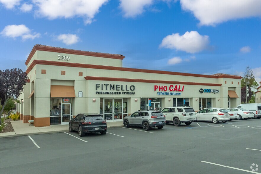 More Photos Of 2205-2221 Sunset Blvd, Rocklin Unknown For Lease