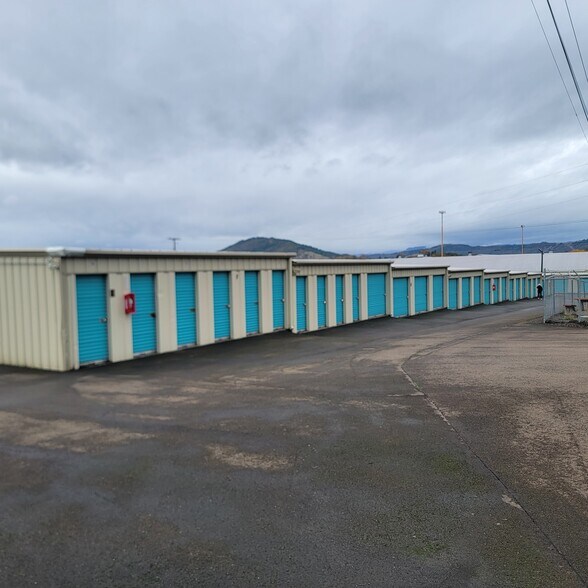 More Photos Of 3443 Old Highway 99 S, Roseburg Self Storage For Sale
