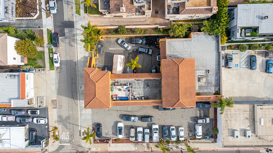 More Photos Of 1414 Pacific Coast Hwy, Hermosa Beach Auto Repair For Lease