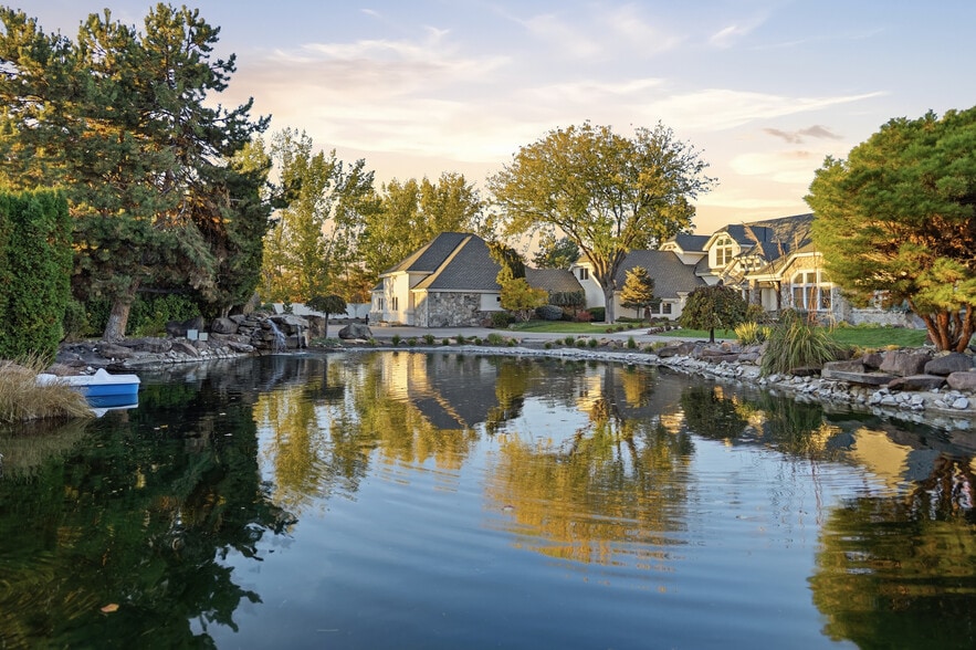 More Photos Of 2610 E Jasmine St, Meridian Flex For Sale