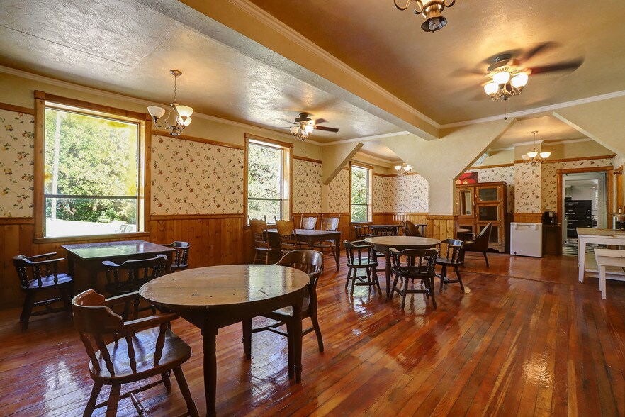 More Photos Of 212 Main St, Sierra City Hotel For Sale