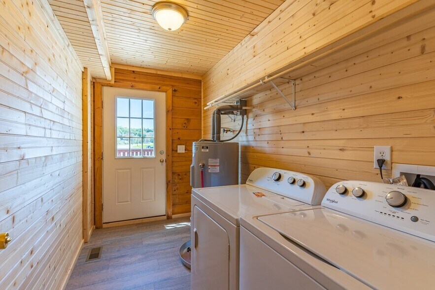 More Photos Of 235 Farmers Market Dr, Hillsville Restaurant For Sale