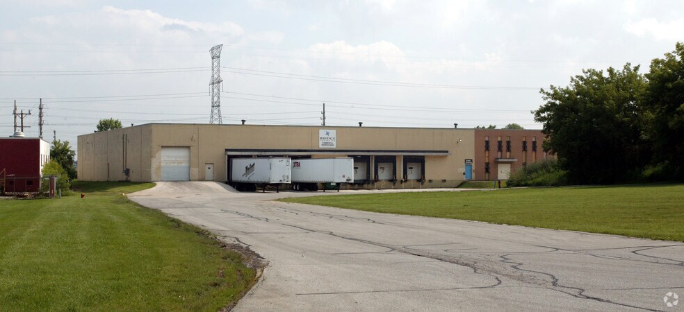 More Photos Of 6551 W Mill Rd, Milwaukee Warehouse For Lease