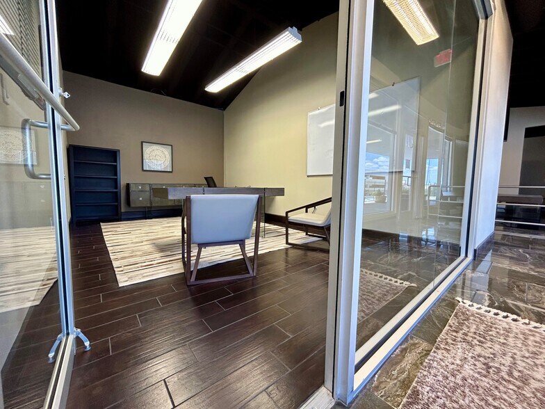 More Photos Of 200 W Illinois Ave, Midland Office For Lease