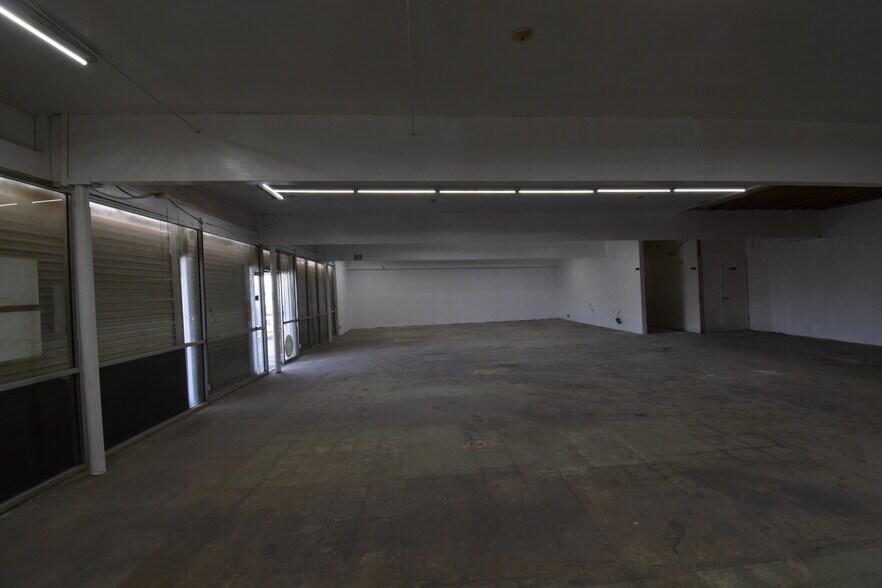 More Photos Of 9294 Mccombs St, El Paso Supermarket For Lease