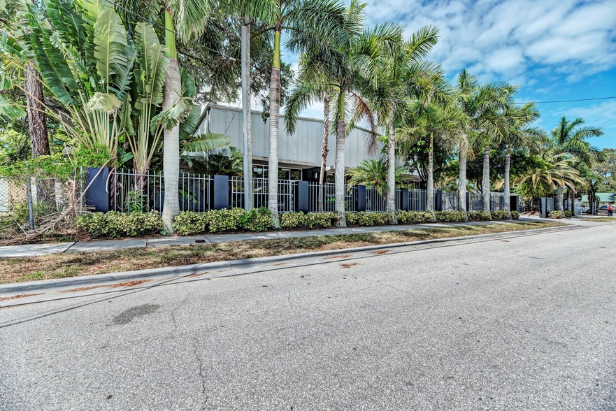 Primary Photo Of 1926 18th St, Sarasota Warehouse For Sale