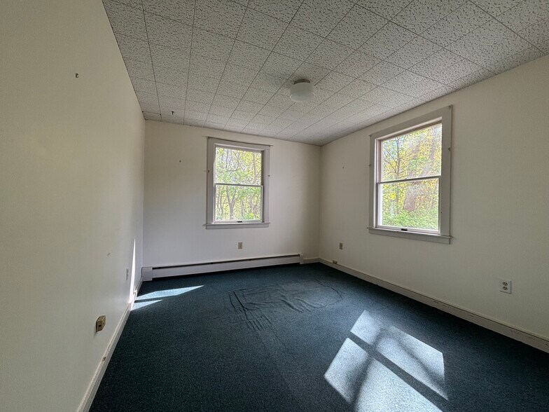 More Photos Of 60 Cottage St, Great Barrington Office For Sale