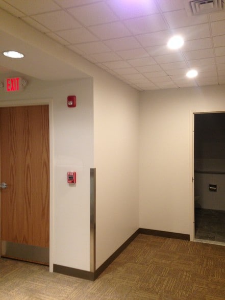More Photos Of 92-94 Walnut St, Saugus Medical For Lease