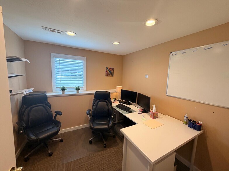 More Photos Of 3180-3190 NE 3rd Ave, Camas Office For Lease