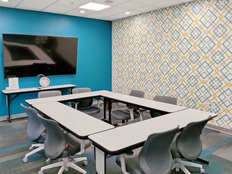 More Photos Of 1574 W Broadway, Madison Coworking Space