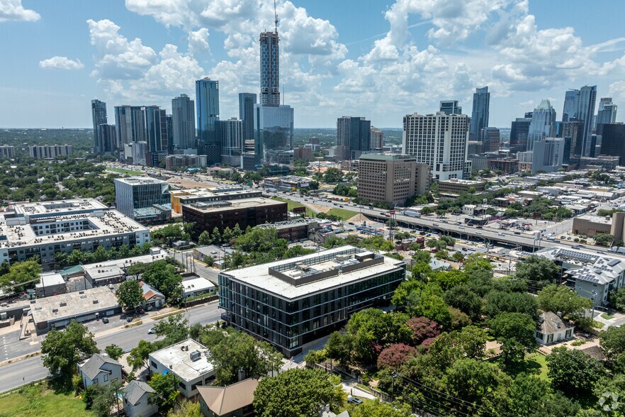 More Photos Of 924 E 7th St, Austin Coworking Space