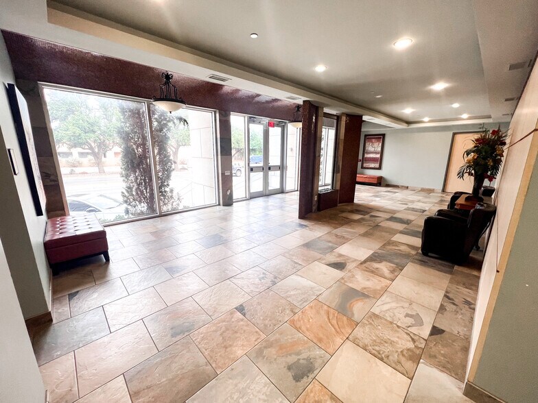 More Photos Of 1509 W Wall St, Midland Office For Lease