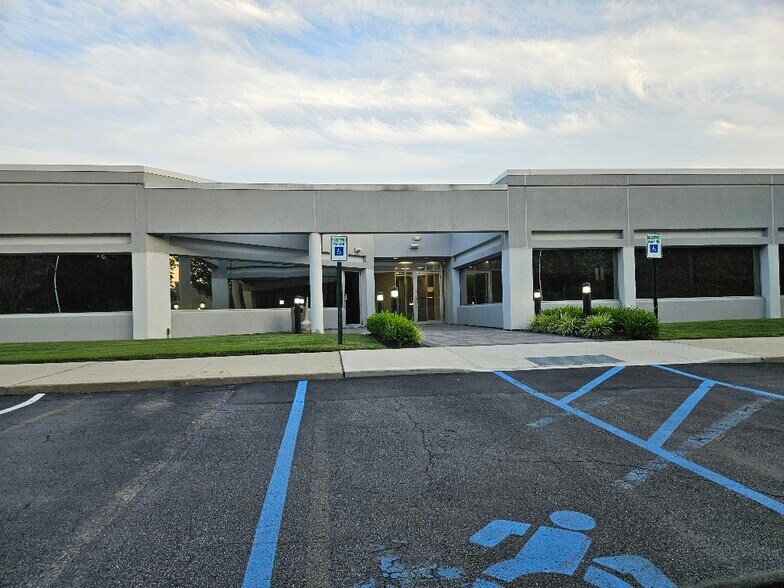 More Photos Of 877 Stewart Ave, Garden City Medical For Sale