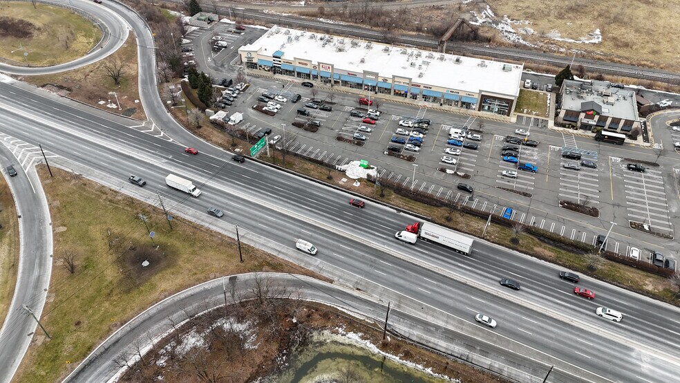 More Photos Of 84 Rt 17, East Rutherford General Retail For Lease