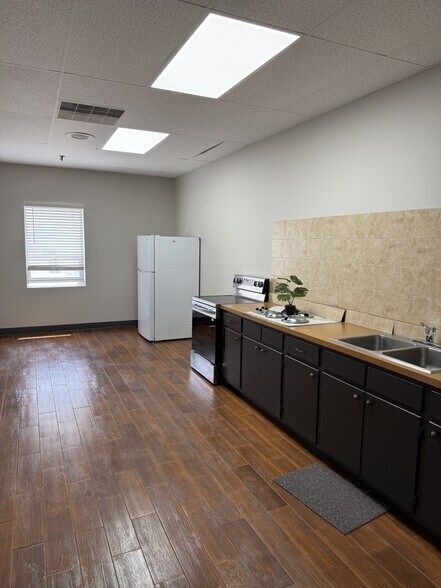 More Photos Of 205 E 2nd Ave, Pine Bluff Warehouse For Lease