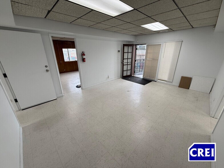 More Photos Of 6809 S Victoria Ave, Los Angeles Service For Lease