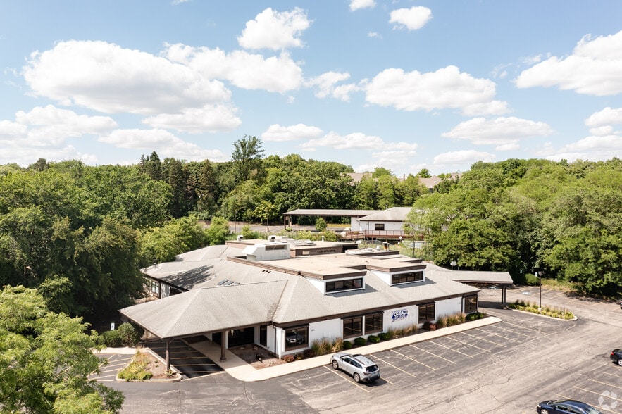 More Photos Of 2210 Dean St, St Charles Medical For Lease