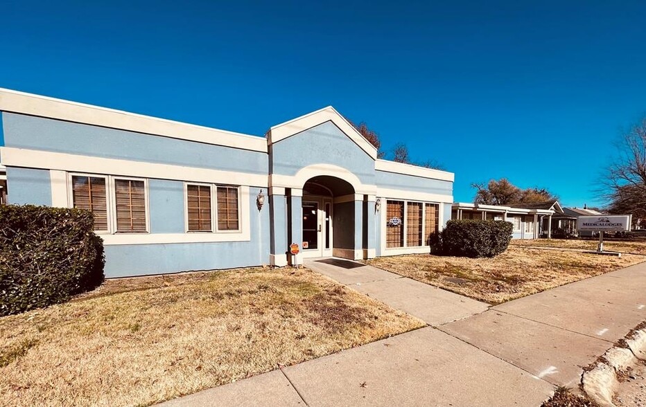 More Photos Of 720 W 1st St, Coffeyville Healthcare For Sale