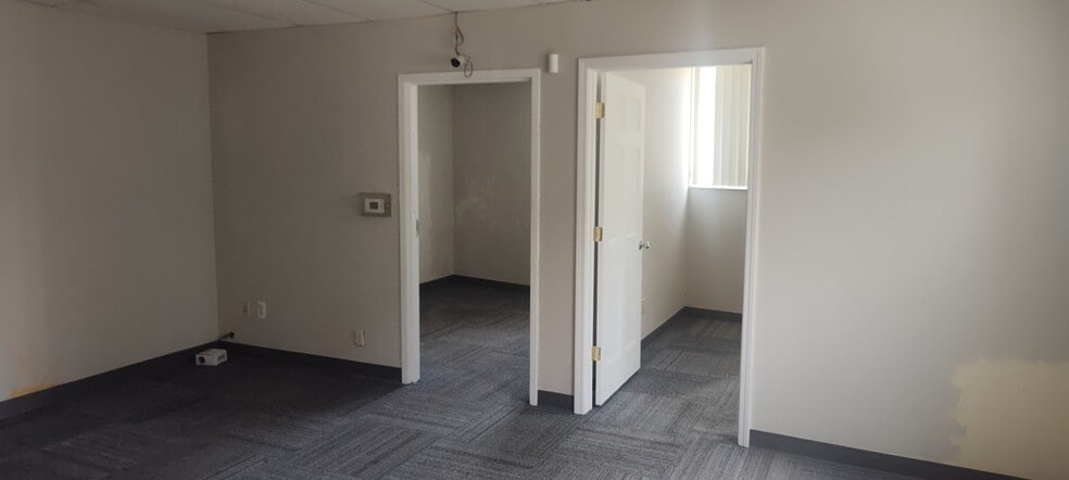 More Photos Of 333 N Perry St, Pontiac Freestanding For Sale