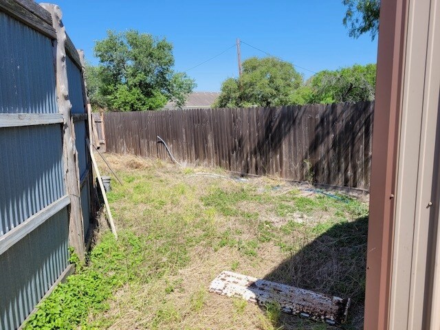 More Photos Of 217 Second St, Agua Dulce General Retail For Sale