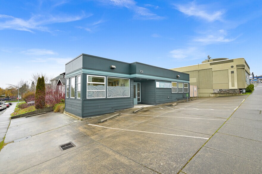 More Photos Of 701 E Holly St, Bellingham Office For Sale