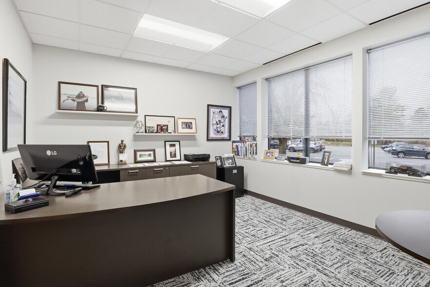 More Photos Of 1000 Pittsford Victor Rd, Pittsford Office For Lease