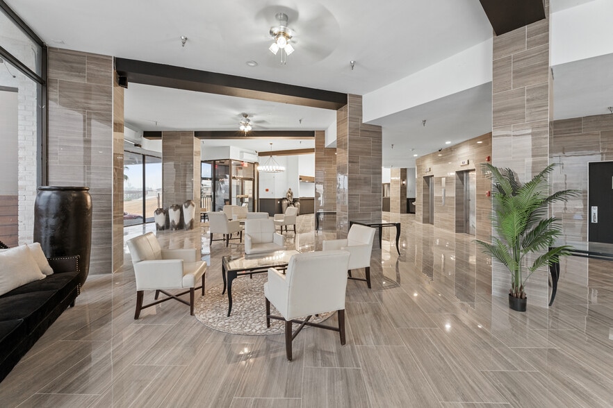 More Photos Of 1 S Main Ave, Laredo Hotel For Sale