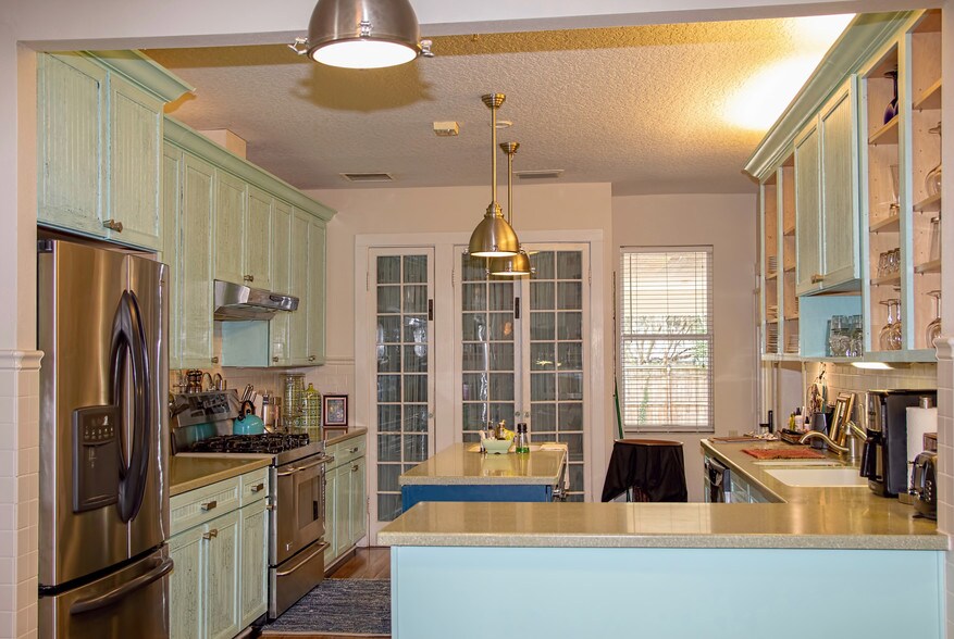 More Photos Of 620 N Tubb St, Oakland Specialty For Sale