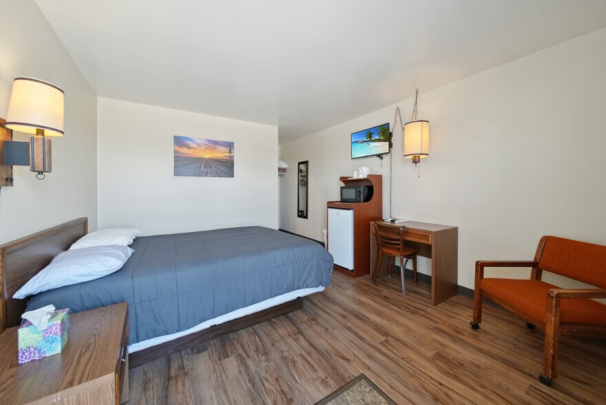 More Photos Of 60 Hickory Ave, Akron Hotel For Sale