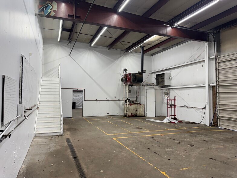 More Photos Of 1210 S El Paso St, Colorado Springs Warehouse For Lease