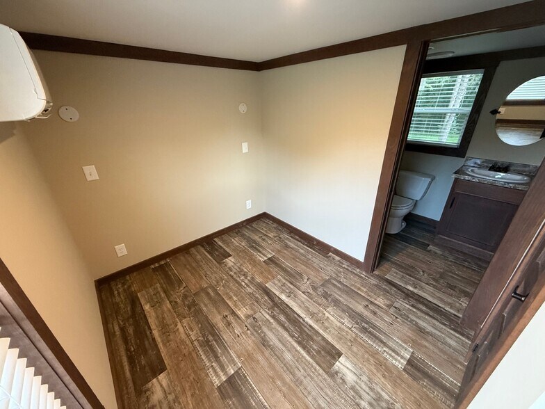 More Photos Of 10959 Highway 79 N, Buchanan Dormitory For Sale