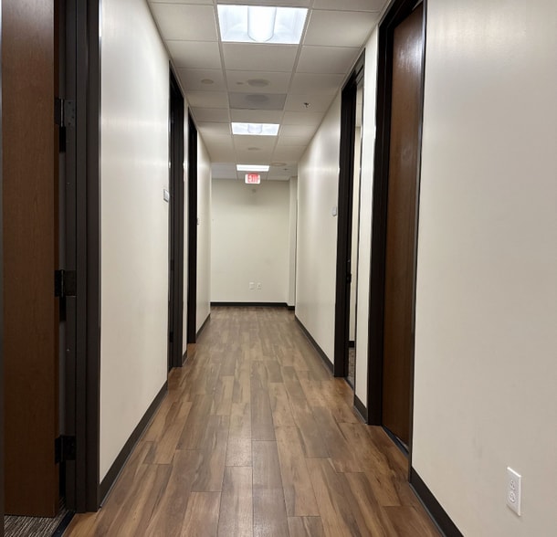 More Photos Of 1314 E Sonterra Blvd, San Antonio Medical For Sale