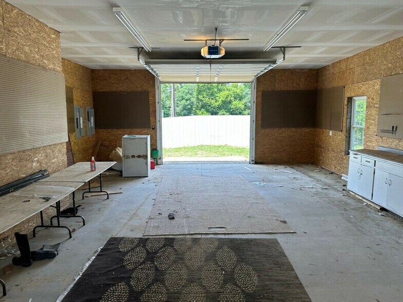 More Photos Of 2884 Pine Log Rd, Warrenville Office Residential For Lease