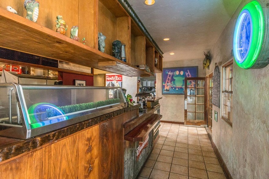 More Photos Of 1105 N Topanga Canyon Blvd, Topanga Restaurant For Sale
