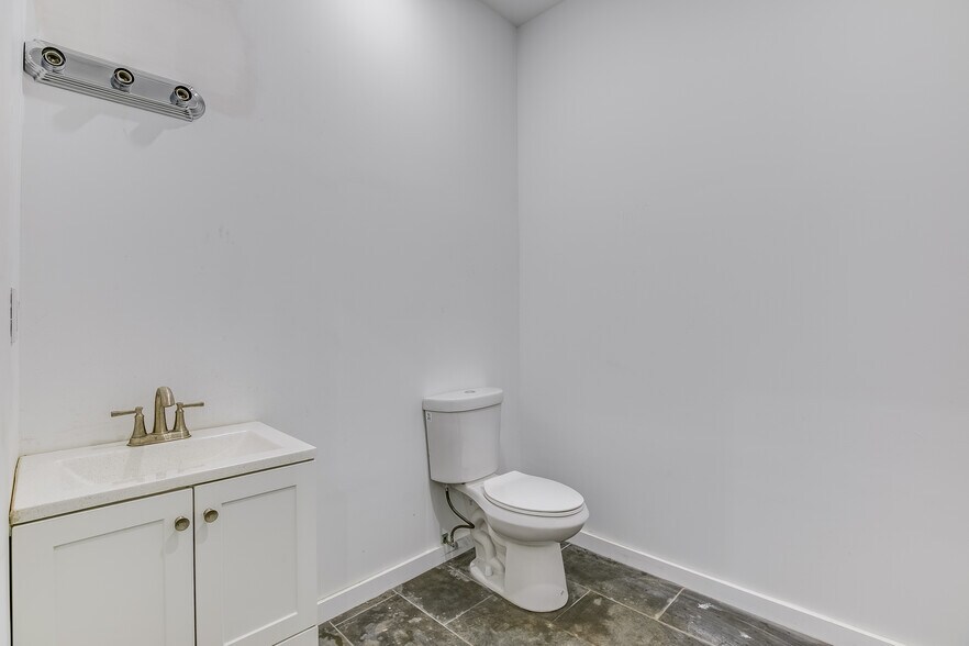 More Photos Of 534 Court St, Brooklyn General Retail For Lease