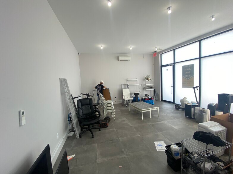 More Photos Of 253 McGuinness Blvd, Brooklyn General Retail For Lease