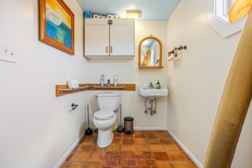 More Photos Of 26689 NC Hwy 12, Waves General Retail For Sale