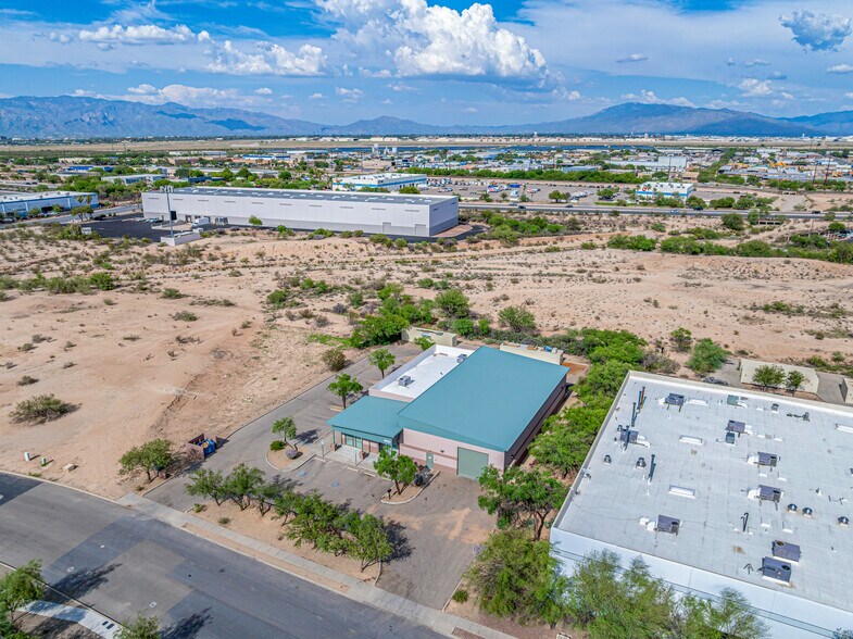 More Photos Of 4655 S Coach Dr, Tucson Warehouse For Sale